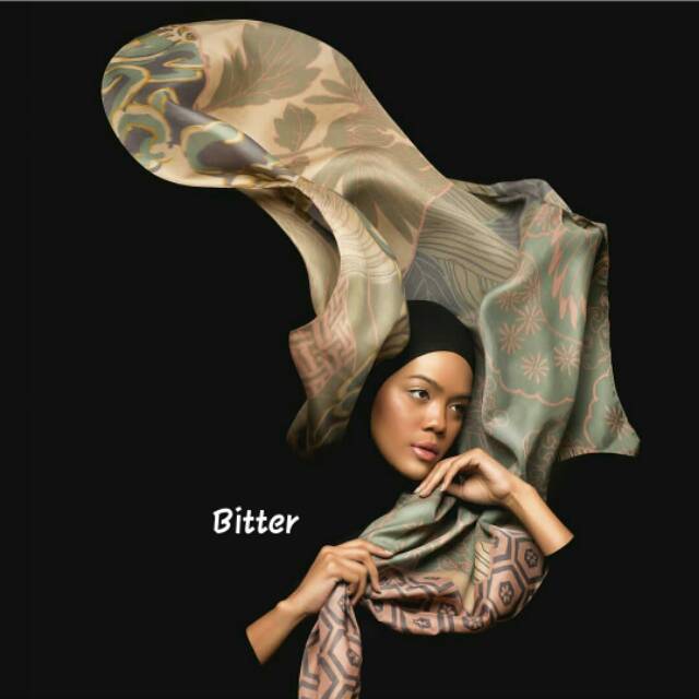 Neoma scarf Bitter Kami. By KAMIIDEA