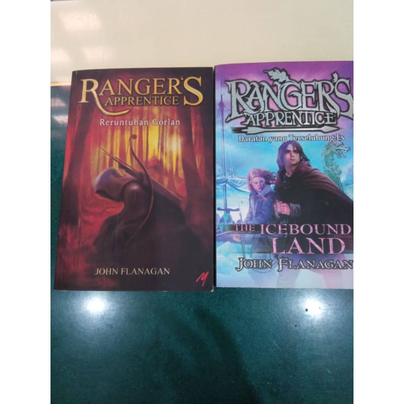 Ranger's Apprentice Buku novel # 1&3 oleh John Flanagan.