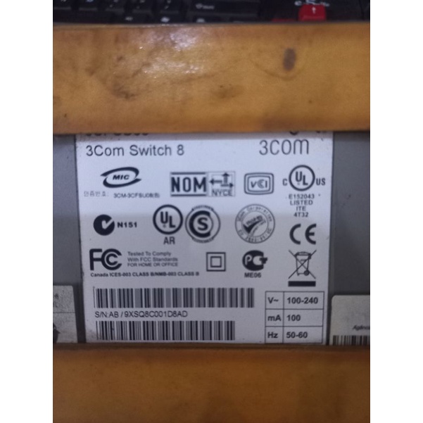 Switch Hub 8 Port 3COM