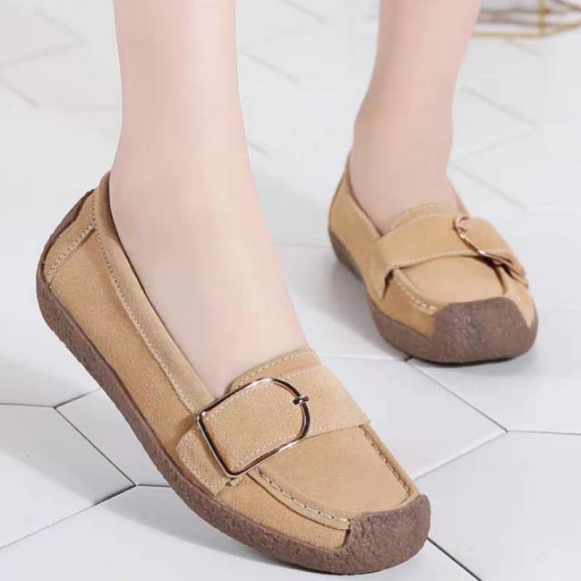 DHIYA Flat shoes Wanita Model Gesper RT 04