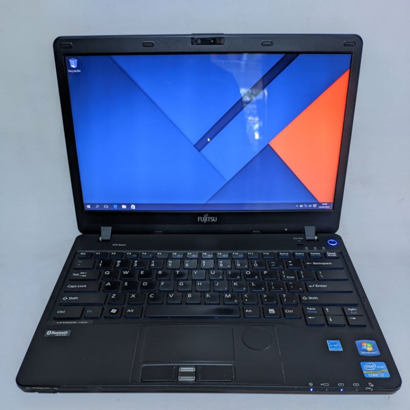 laptop ultrabook branded japan fujitsu Lifebook sh772 - core i7 ram 16gb hardisk 1000gb