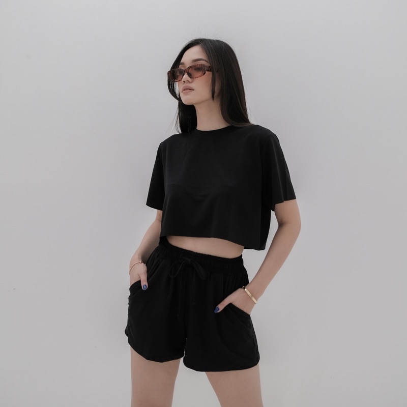 OSEYO - Hana Set (Cropped Fit)-JET BLACK