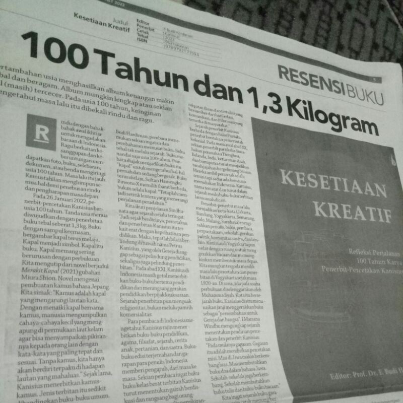 Koran Bekas Koran Kliping RESENSI