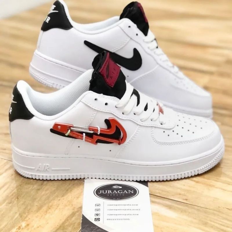 Nike Air Force 1 '07 PRM &quot;Carabiner Swoosh&quot; White/Habanero Red