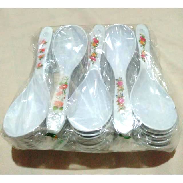 Centong nasi melamin