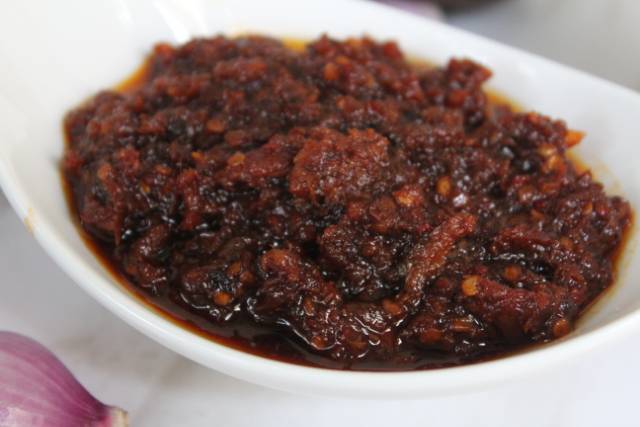 

Sambal Ikan Tuna Bu Nurul Varian Pedas Medium