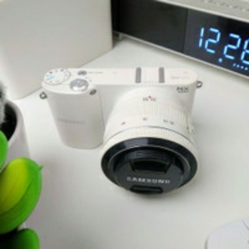 Mirrorless Canon m10