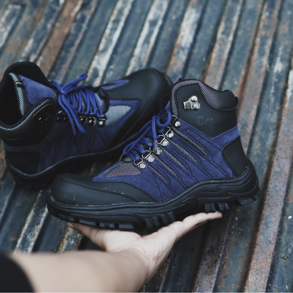 sepatu pria boots safety crocodile wolfrein navy ujung besi