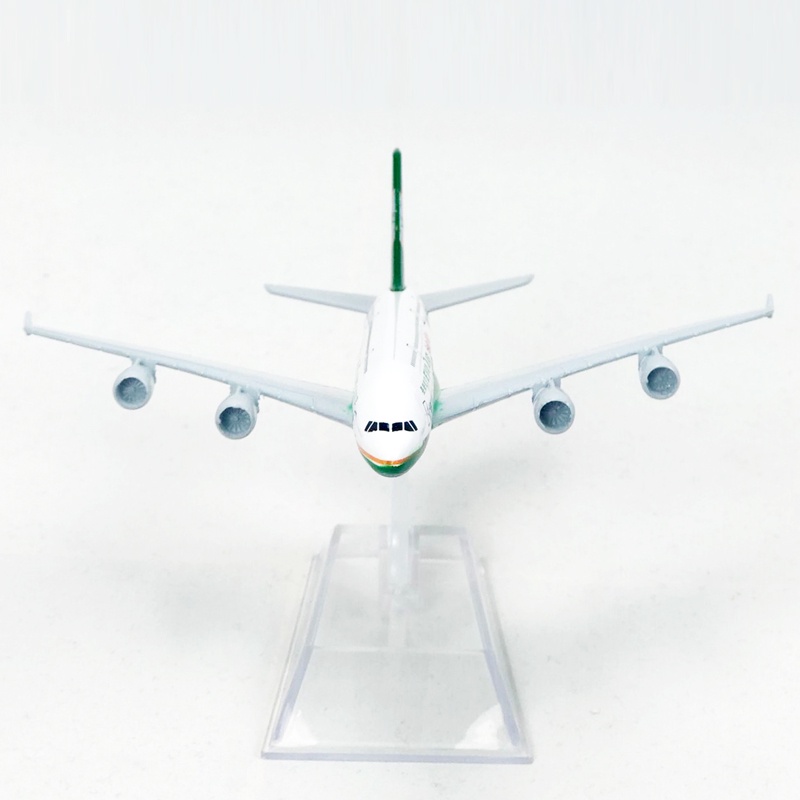 Miniatur DieCast Pesawat Tempur Hello Kitty Airbus 380 Bahan Metal Eva Ukuran 16CM Untuk Hadiah