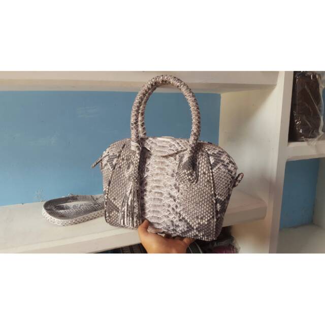 Tas kulit ular asli