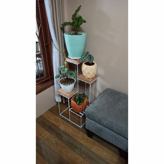 rak pot besi 4 susun persegi Vas Bunga - Hitam . - Hitam