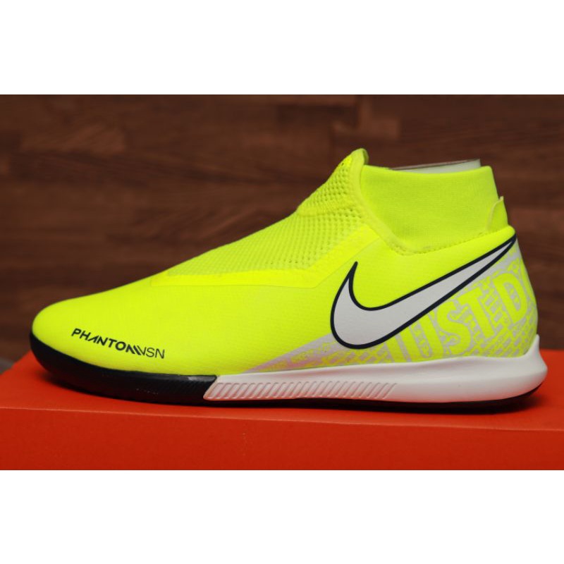 Sepatu Futsal NIKE PHANTOM VSN ACADEMY DF IC-VOLT/WHITE-VOLT