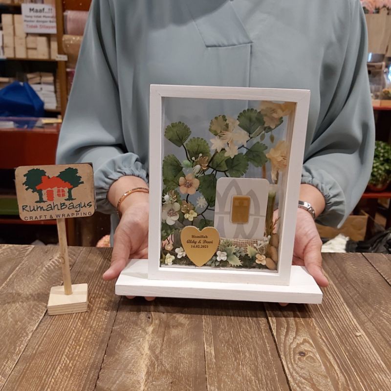 frame mahar acrylic seri camelia