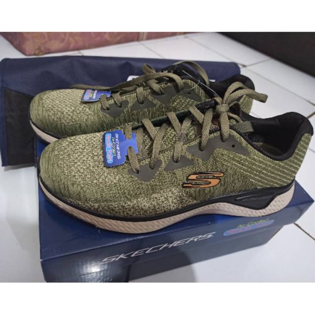 Sepatu running skechers