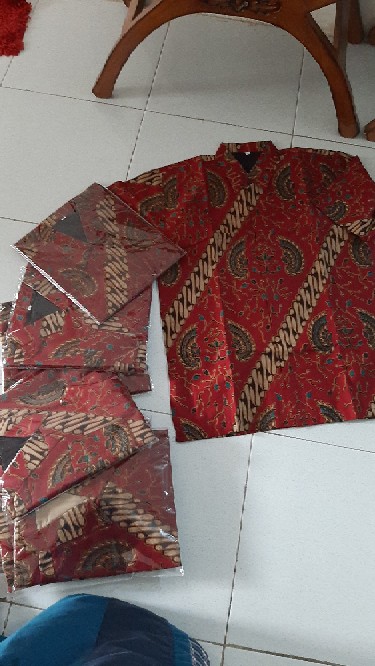 Ajisaka Merah Pendek Kemeja Batik Pria Full Furing Bahan Katun Halus Sragenan