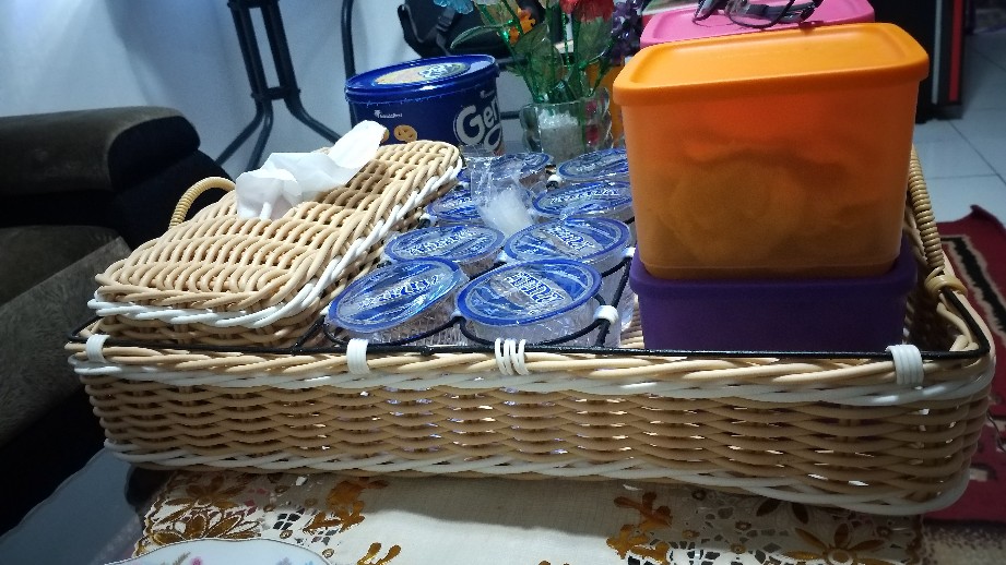 Tempat Aqua+tisu+toples