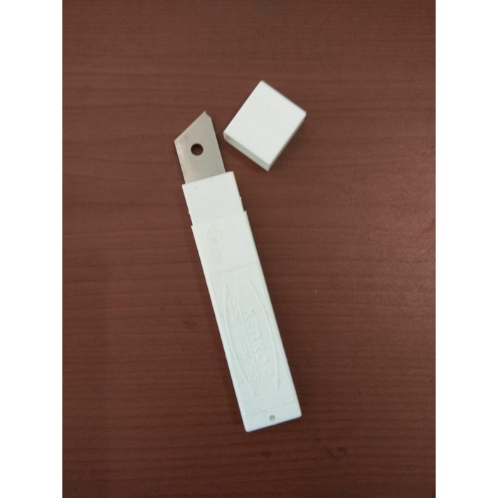 

Isi Cutter Kecil A100