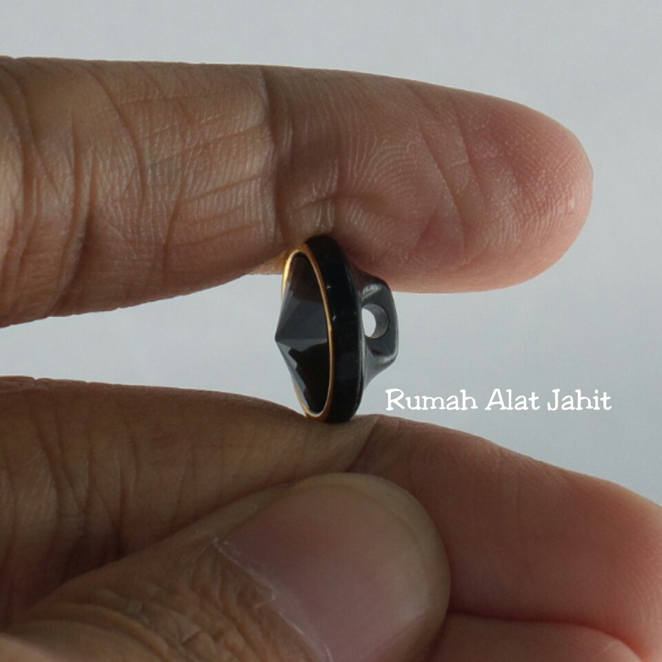 Kancing Akrilik Bulat Motif Bulan Lancip 12mm