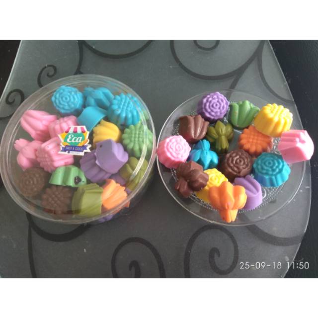 

Chocolate filling blueberry/strawberry