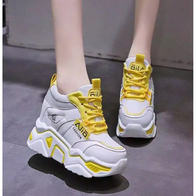 Sepatu Boots Sneakers Wanita Modis KP102