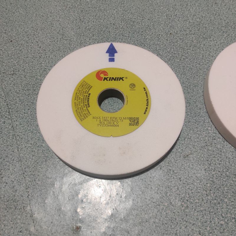 kinik batu gerinda 1A 180 x 19 x 31.75 WA100 KV batu asah poles  putih