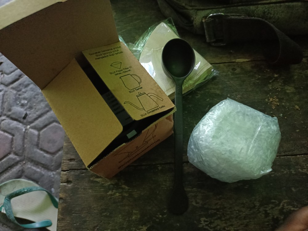 Paketan Seduh Kopi Suji V60 Plastic Dripper Penuang Kopi Size 01 Black