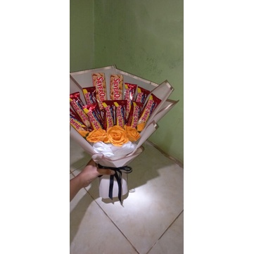 

Bucket makanan/ bucket minuman/ bucket bunga flanel/ birthday gift/ aniversary gift/ bucket murah/ bisa custom
