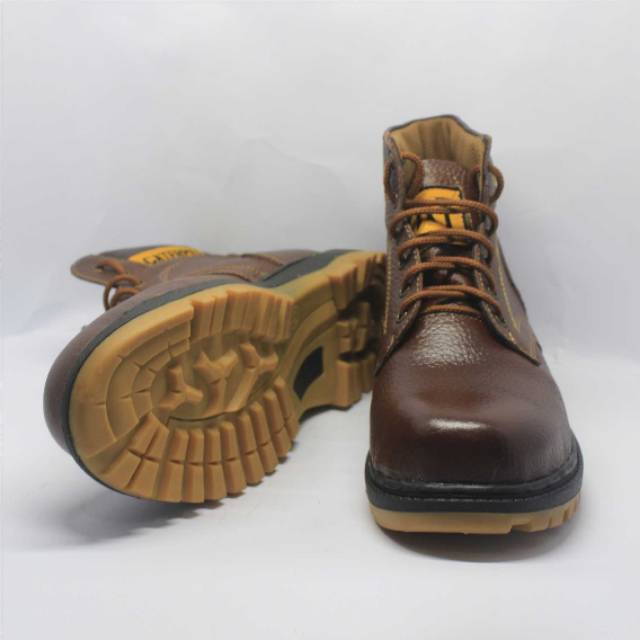 Safety caterpillar- sepatu safety-caterpillar-proyek-kerja-lapangan-kitchen-spbu- pria bahan kulit