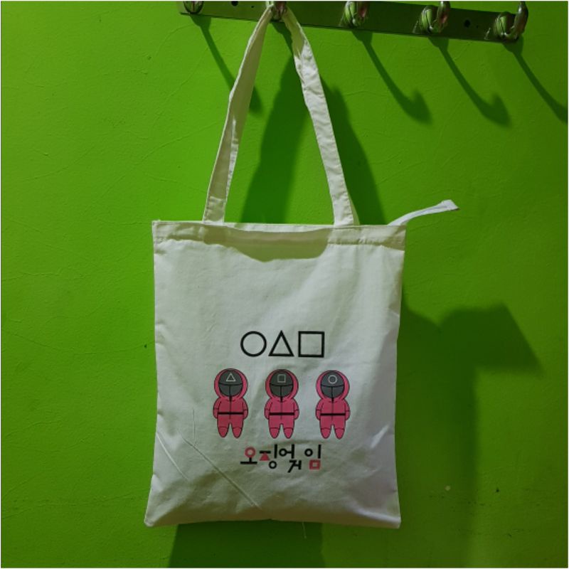 Totebag ada resleting SQUID GAME