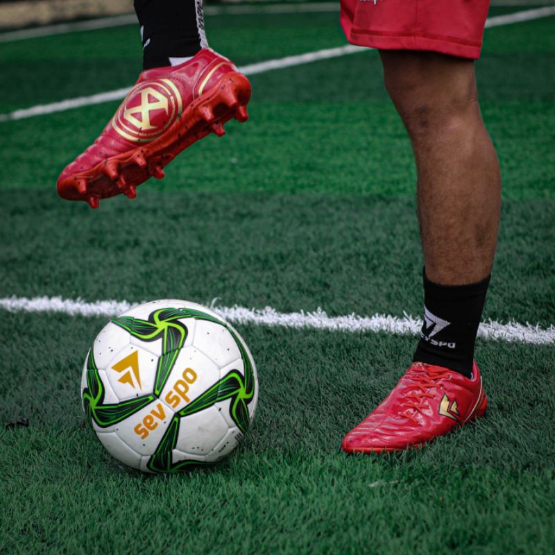 SEPATU BOLA KULIT SESVPO ORIGINAL MADE IN INDONESIA TERBARU TERLARIS BRAND LOKAL