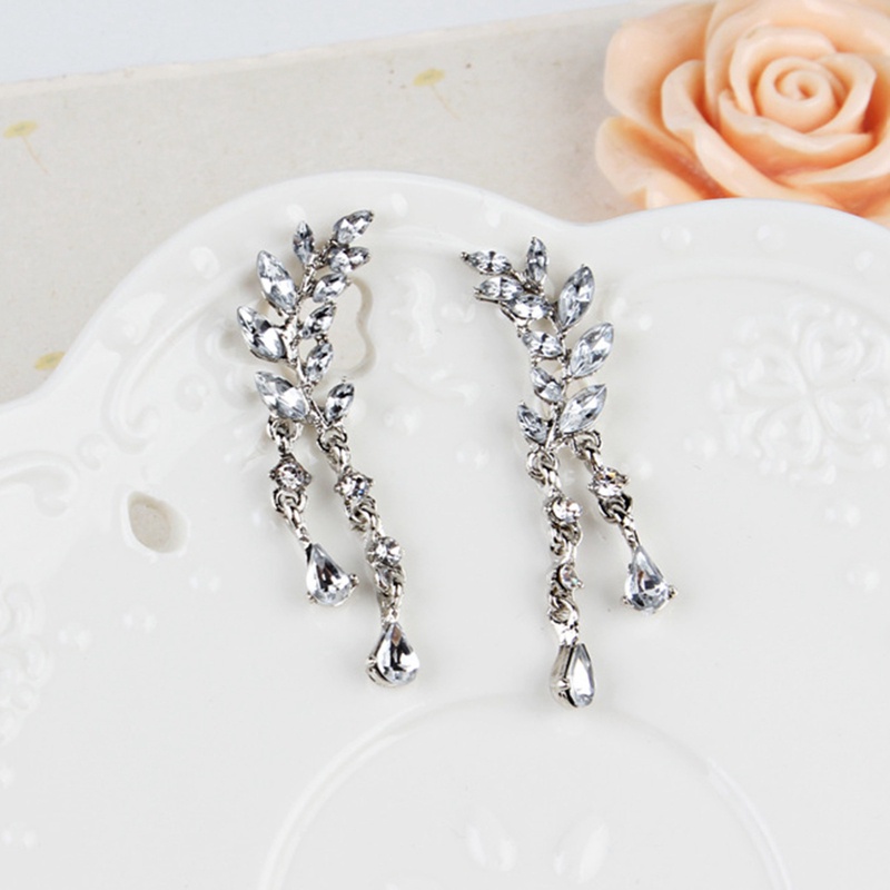 Anting Rumbai Bentuk Daun Aksen Kristal Untuk Hadiah Ulang Tahun Wanita