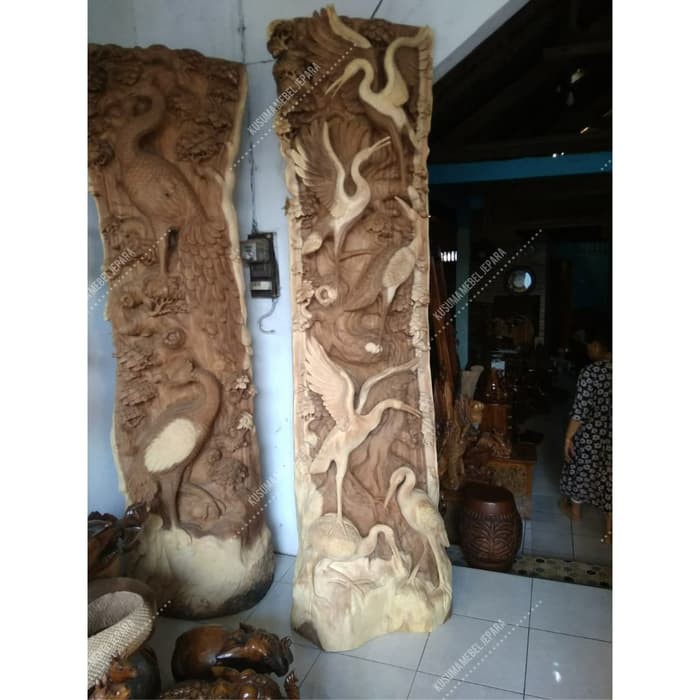 Patung Relief Burung Bangau Kayu Trembesi (Tinggi 300cm)