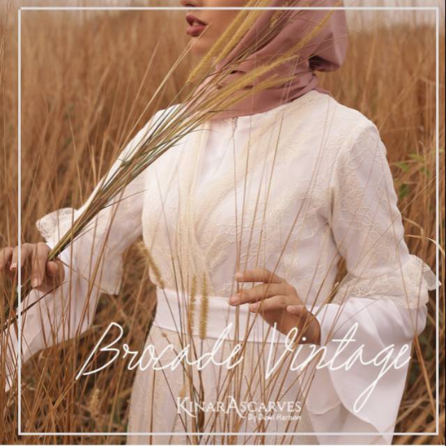 Brocade Vintage by Kinarascarves