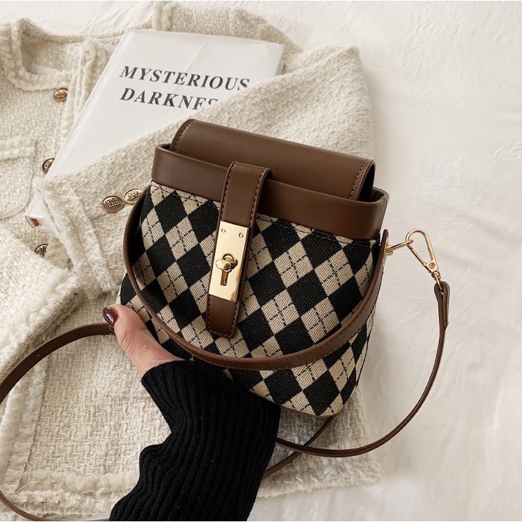 TFT AX200295 92955 AX955 D43 B2460 E4411 DJT0695 (3 TAS MUAT 1 KG) Tas selempang wanita import Batam Jakarta Slingbag Bag terbaru Ready Flower Leopard Ling