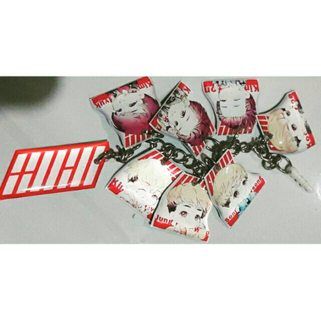 Gantungan hp Pluggy kpop ikon