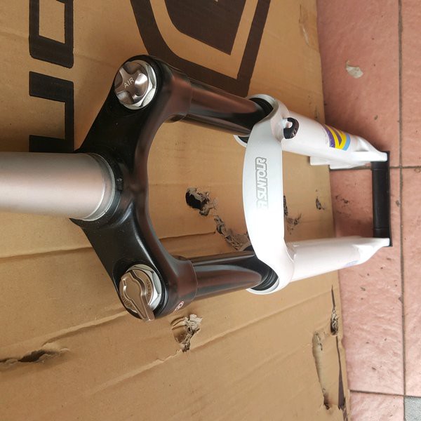 NEW FORK 27.5 EPIXON TRAVEL 120 AIR TAPPER QR  REBOUND