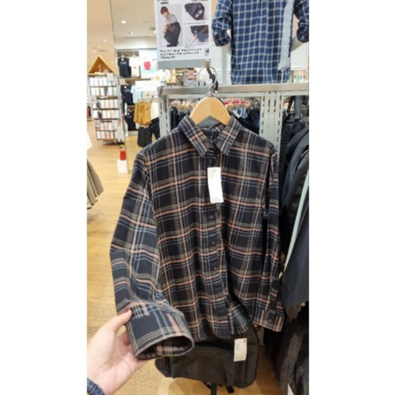 UNIQLO Kemeja Flanel Wanita