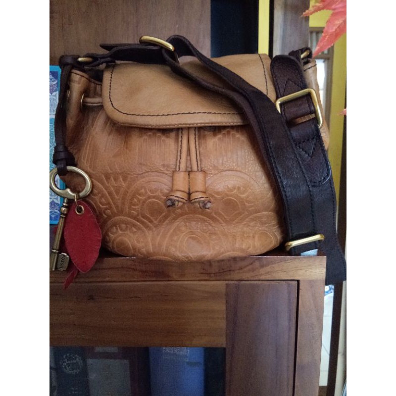 fossil deasy / dessy/ desy/ desi embossed