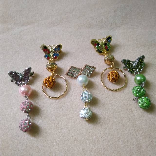 Bros juntai kupu kupu