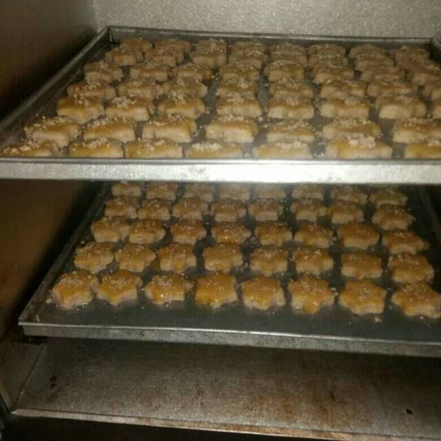 

Kue kacang / kucang