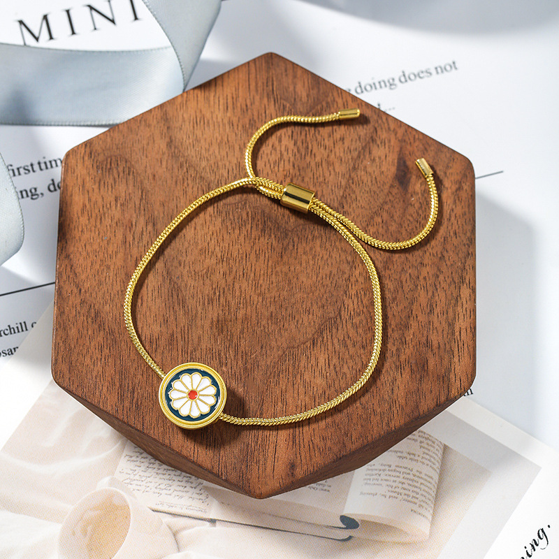 Gelang Tali Serut Adjustable Aksen Bunga Daisy Gaya Vintage Untuk Wanita