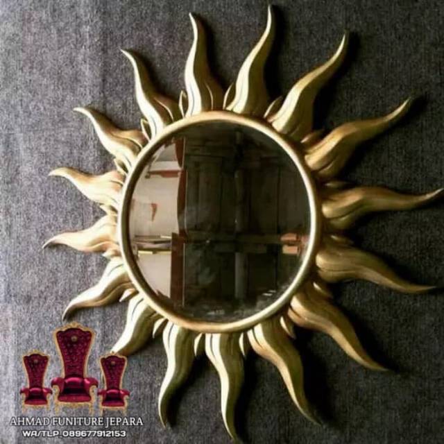 Cermin hias matahari