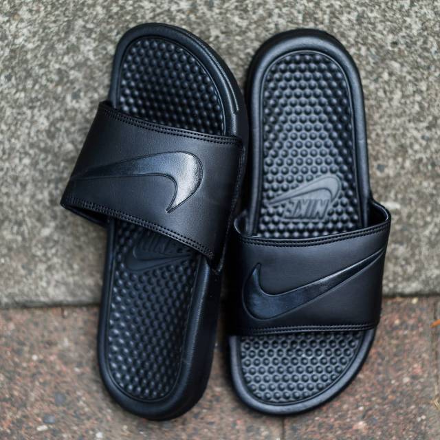 nike benassi all black