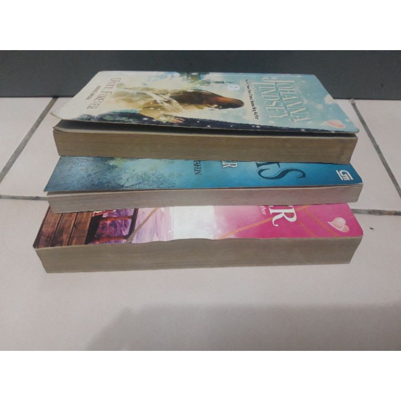 jual Murah. Hisrom. Until Forever. Almost a Ladu. A Wallflower Christmas-2