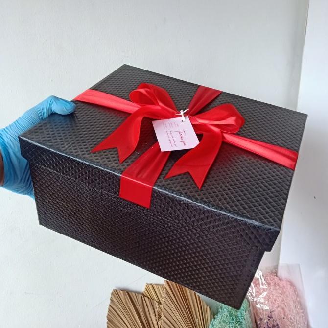 

[COD] box kado / kotak kado / kotak gift ukuran 30x25x15cm. [COD]