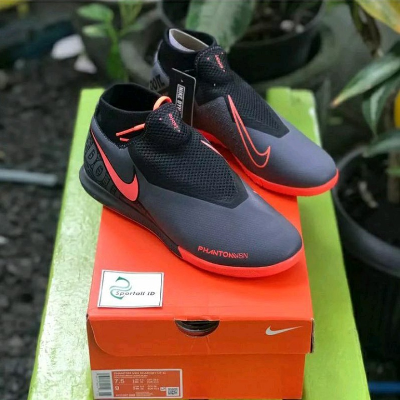 Sepatu Futsal Nike Phantom VSN Academy IC