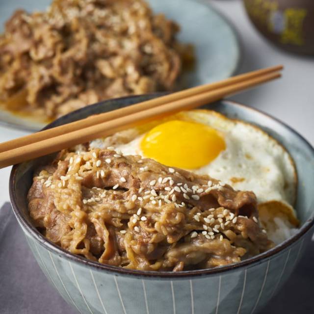 

GYUDON Enakkk.. Murah.. Praktis.. Biasa digunakan oleh Cafe dan Resto