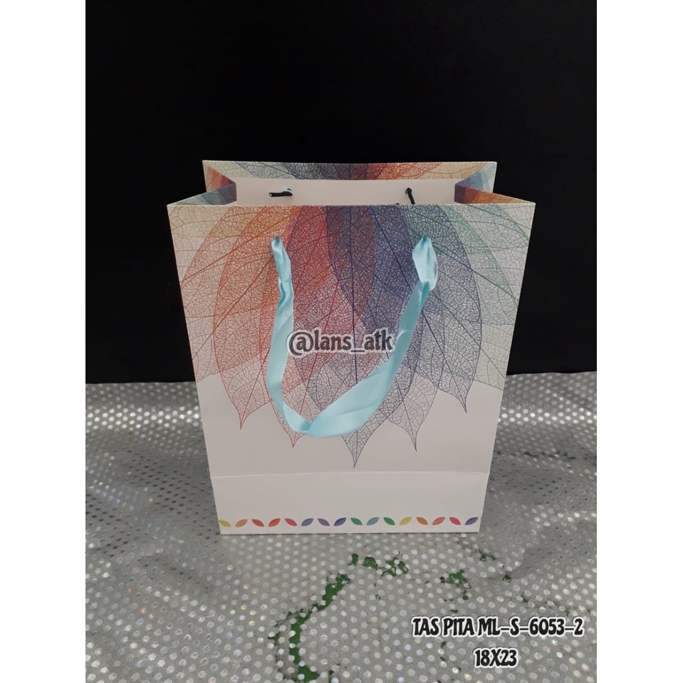 

PAPER BAG ML-S-6053-2 MOTIF DAUN / TAS KERTAS KECIL (01581)