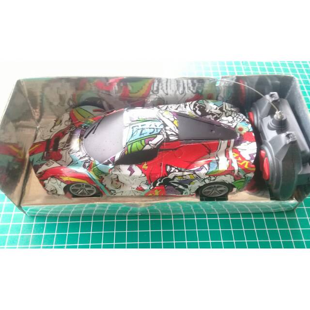 RC Car Ferrari Lamborghini Grafiti (20x8x5cm)