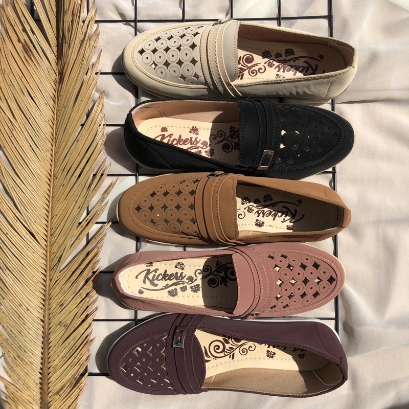 Sepatu Flat Wanita Sol Karet Aksen BELT 2